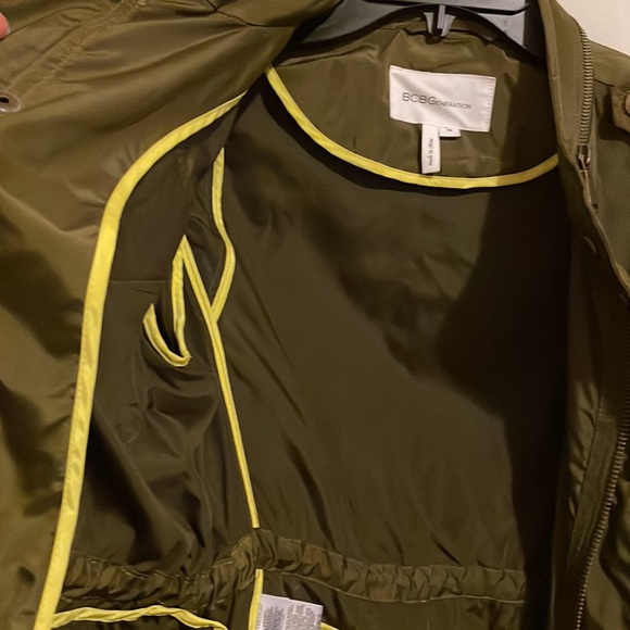 Waterproof jacket - Picture 3 of 4